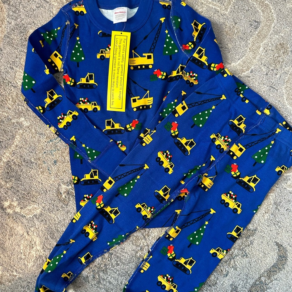Hanna Andersson holiday construction pajamas, size 5